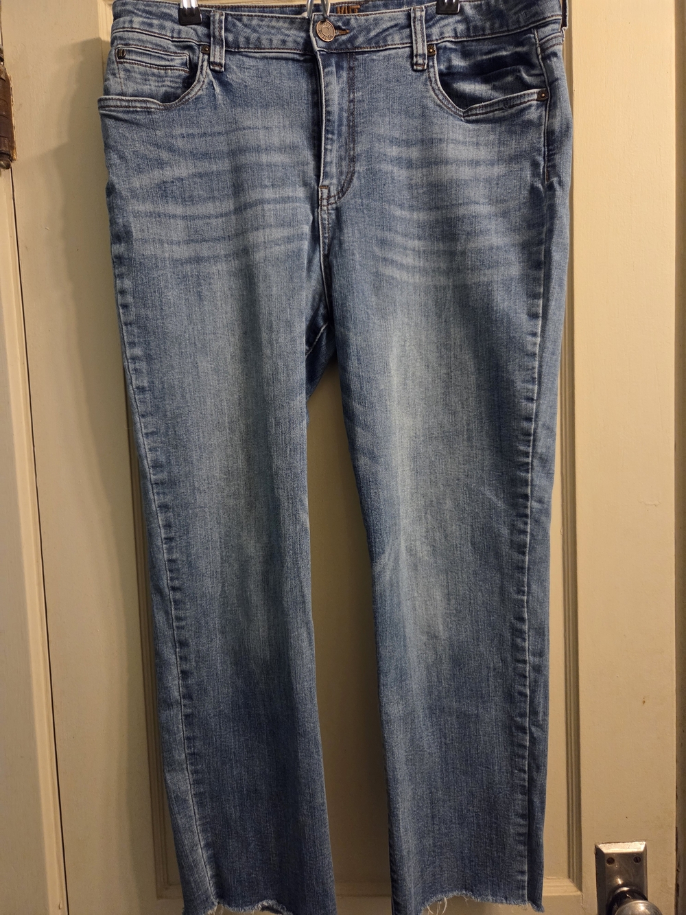 Kut from Kloth Katy Ankle Straight Light Wash Raw Hem Sz 14